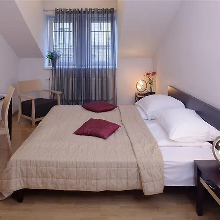 Viesnīca Rija 4*
